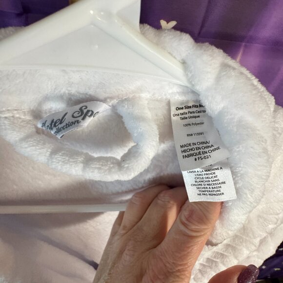 Hotel Spa Collection - Cozy White Plush Robe - White - OS - - Picture 3 of 5